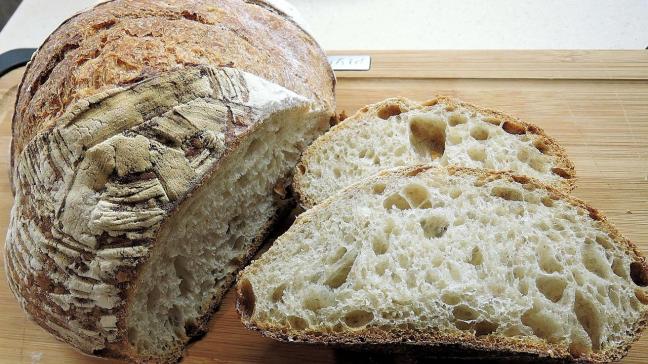 Het uiteindelijke brood zal een zuurdesembrood zijn, dat ook op onze planeet in de winkels komt te liggen.