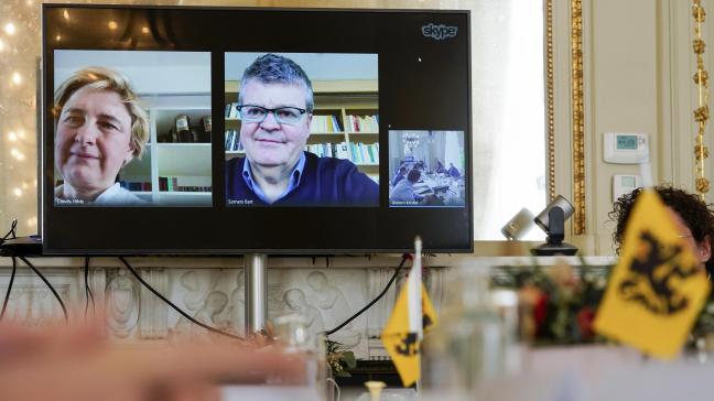Het gezin van minister Crevits is ook getroffen door corona. Crevits zowel als minister Somers vergaderden met de Vlaamse regering via een Skype-verbinding.