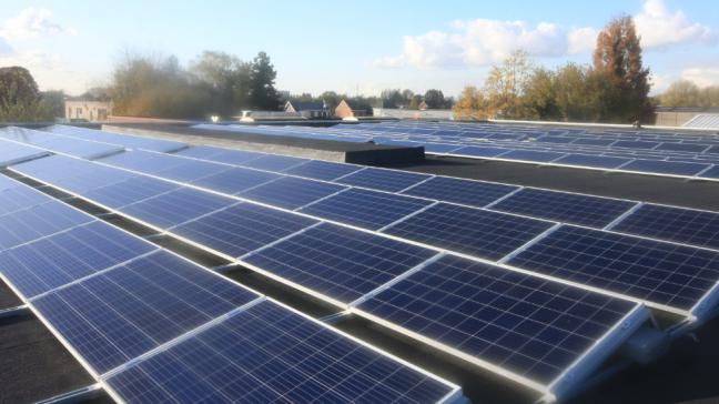 Naast zonnepanelen liet Aveve ook al weten spaarzame ledverlichting te plaatsen in haar nieuwe winkels.