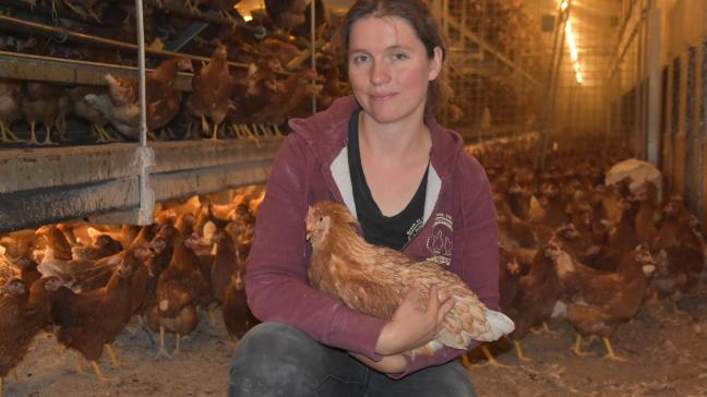 Tweet van Mariëlle Schalk : ‘Gister noemde de journaliste van De Standaard onze landbouwfamilies 'clans' Onze 'clan' heeft ook gezichtjes. Samen zorgen we dag in, dag uit voor onze dieren en zorgen we voor lokaal voedsel op het bord van onze klanten. Het kwetst me tot in het diepste van mijn ziel.’