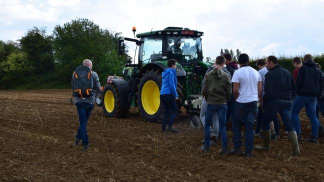 Landbobuwers tonen veel interesse in smartfarming technieken, maar denken dikwijls dat het moeilijk is en dat het hen veel tijd zal kosten.