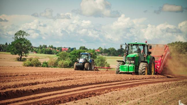 Moeilijke toegang tot grond is een grote reden tot onzekerheid voor jonge boeren.