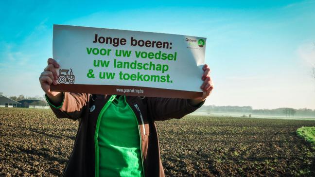 Zie je een sticker of banner? Neem dan een foto en deel deze op jouw Facebookpagina met de hashtag #boerenvooruwtoekomst.