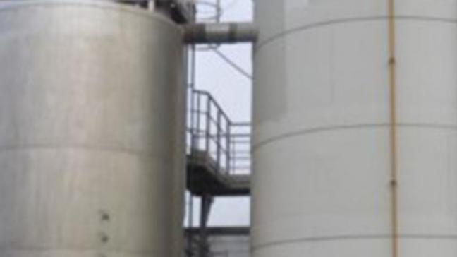 Bij Agristo wordt het effluent van de productie van frieten eerst behandeld in een UASB-reactor. Het effluent wordt verder behandeld in een aërobe biologische zuiveringsfase voor verdere P- en N-reductie. Het fosfaat werd vroeger gereduceerd door toevoeging van FeCl3. Sinds 2006 wordt het totale volume gebypassed via de NuReSys-P-installatie, waar de PO4-P-concentratie wordt teruggebracht van 120 ppm tot gemiddeld 20 ppm. De installatie werd achteraf ingebouwd in een bestaande UASB-reactor.