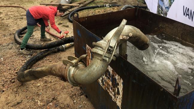 Het hergebruik van opgepompt grondwater op werven wordt door verschillende instanties bekeken.