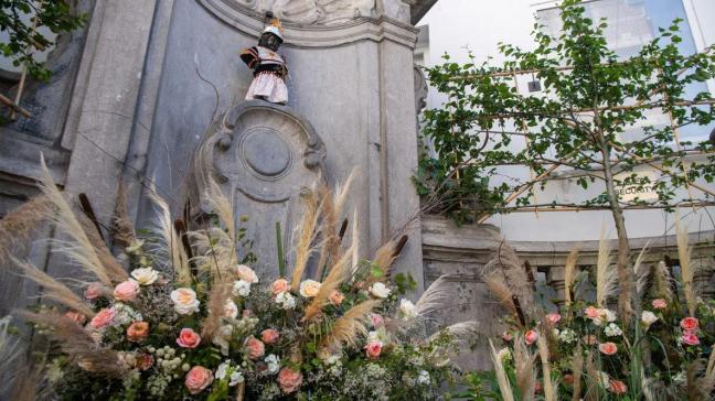 Bloeiend Brussel zette ook Manneken-Pis in de bloemetjes.