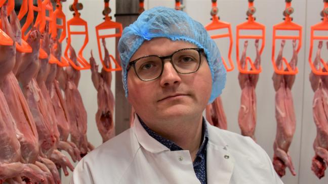 Wouter Van Assche, zaakvoerder van Konijnenslachterij Van Assche:  We kunnen varkenshouders die willen omschakelen naar konijnenhouderij op alle vlakken begeleiding en advies bieden.