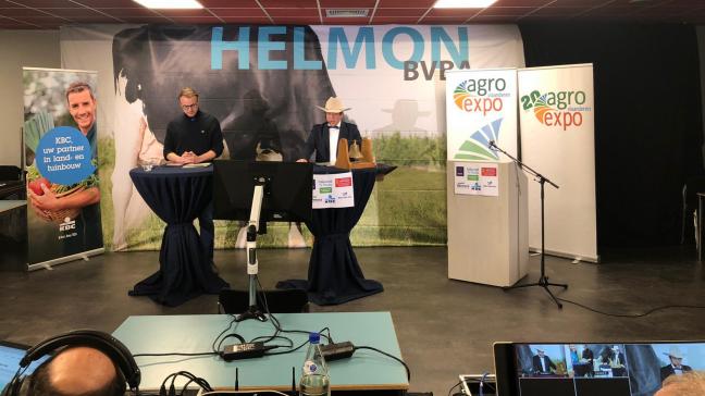 In een speciaal ingerichte studio leidden pedigreelezer Tjebbe Huybrechts (links) en veilingmeester Eric Lievens (rechts) de veiling in goede banen.