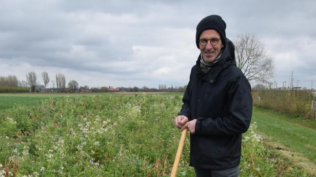 Bodemvruchtbaarheid is de sleutel van een goed groeiend gewas. “Kunstmest is uiteraard verboden”, benadrukt Inagro-expert biologische landbouw Lieven Delanote.