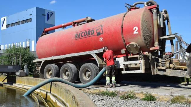 In het verleden konden boeren water ophalen in de Tiense suikerfabriek voor gebruik op hun velden.