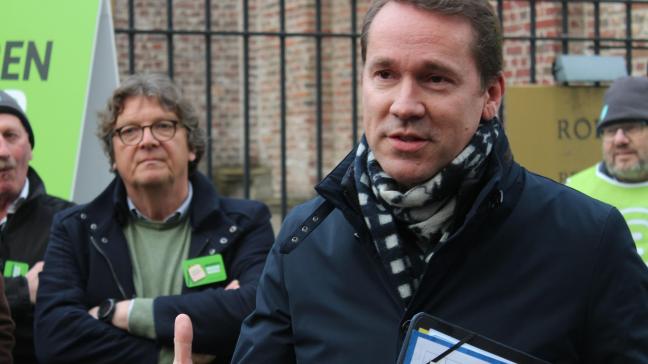 “Het Agentschap voor Natuur en Bos gaf in februari een gunstig advies en stelt dan pas in december dat de kwaliteit van de passende beoordeling nog onvoldoende is. Het is toch wel vreemd dat we daarover in hun eerste advies niets konden lezen”, stelt minister Brouns.