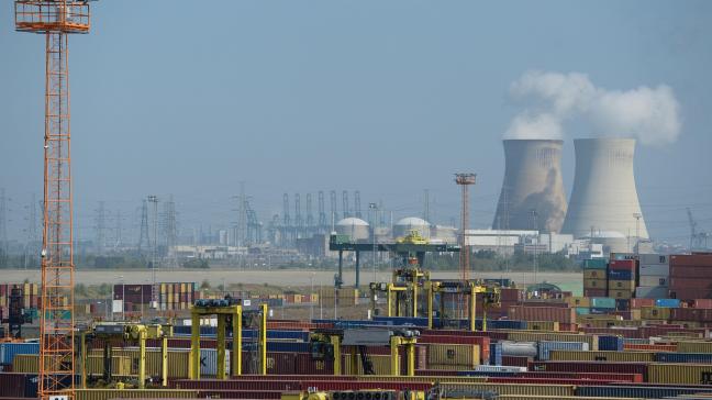 Professor Sas wijst er nogmaals op dat niet alleen de landbouw ammoniak produceert, maar ook de industrie en het verkeer.