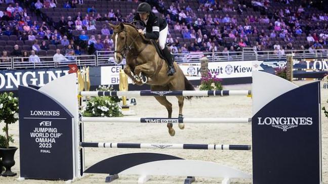 Henrik von Eckermann en de BWP King Edward Ress (Edward v. Embassy x Koningin de Lauzelle van Feo x Garibaldi II) pakten de eerste FEI Longines Wereldbeker voor Zweden en schreven daarbij geschiedenis.