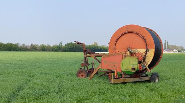 De landbouwers en fruittelers van Borgloon kunnen sinds 15 juni voor water terecht in een nieuw opvang- en bufferbekken aan de fruitveiling van BelOrta.