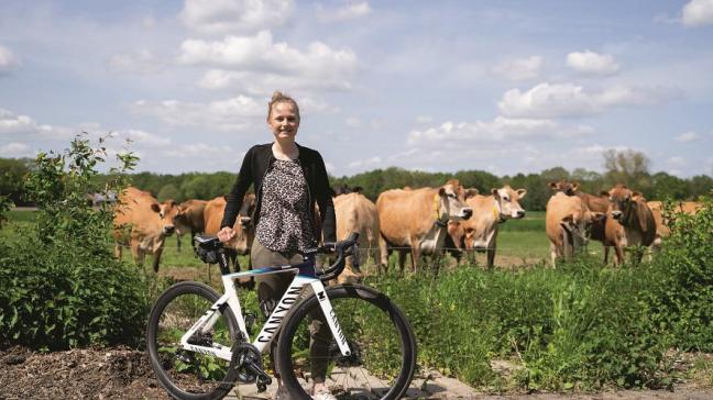 Als dochter van melkveehouders was het voor Marthe niet gemakkelijk om in de wielersport te starten.
