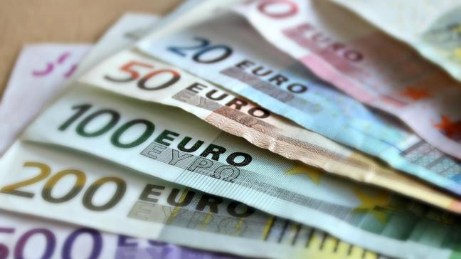banknotes-209104_1280