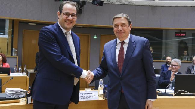 Federaal minster van Landbouw David Clarinval (links) kijkt uit naar het voorzitterschap van België. De samenwerking met zijn Spaanse voorganger Luis Planas verliep uitstekend.