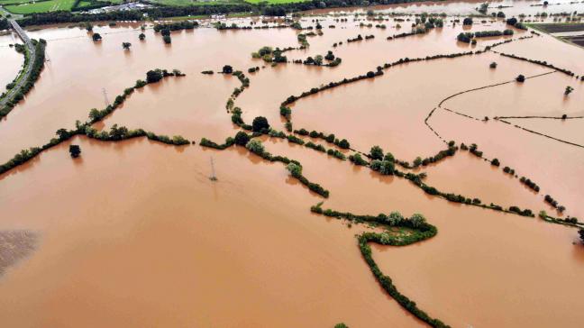 In Engeland staan grote vlaktes onder water.