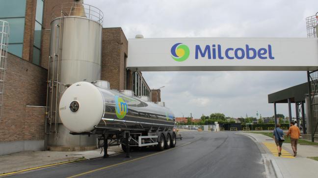 Milcobel zal voor de lopende leveringen van de maand januari 2024 een standaard melkprijs hanteren van 40 euro per 100 liter.