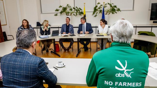 De Vlaamse regering zat vrijdag 2 februari al een eerste keer samen met de landbouworganisaties naar aanleiding van de boerenprotesten. Nu zouden er dinsdag 6 februari concrete voorstellen zijn overgemaakt aan de landbouworganisaties, maar details zijn nog niet gekend.