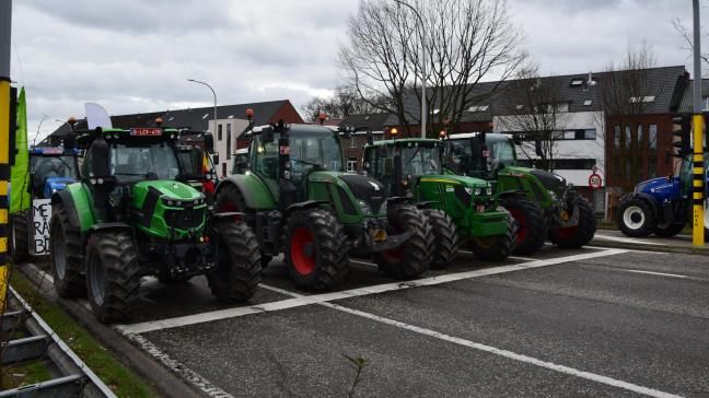 Meer dan 600 tractoren zakten op 9 februari af naar Genk en blokkeerden de Onderwijslaan.