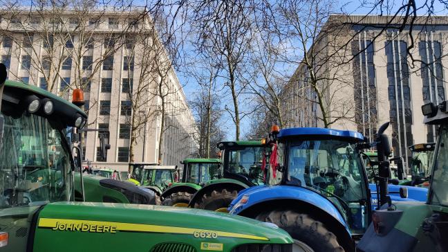 De Europese landbouwersorganisatie Via Campesina en de Waalse landbouworganisatie Fugea zullen op dinsdag 26 maart in Brusselprotesteren.