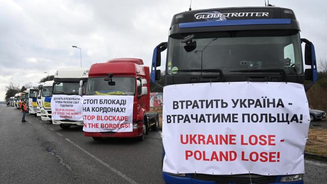 Maandenlang blokkeerden Poolse boeren en sympathisanten de Oekraïense grens uit protest tegen de invoer van goedkoop Oekraïens graan. Aan deze blokkade komt nu grotendeels een einde.