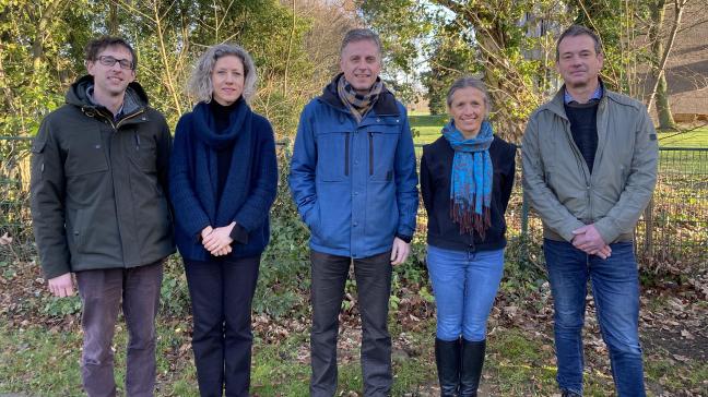 Het WeComV bestaat sinds kort uit 8 leden, v.l.n.r. Christophe Walgraeve (UGent), Eveline Volcke (UGent), Sam De Campeneere (ILVO), Veerle Fievez (UGent), Gert Otten (VITO) en niet op de foto: Johan Buyse (KU Leuven), Peter Demeyer (KU Leuven) en Ben Aernouts (KU Leuven).