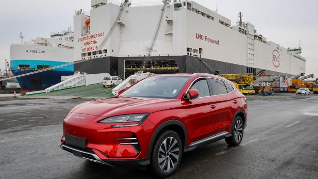 De gespannen handelsrelaties tussen de Europese Unie en China over de import van Chinese elektrische wagens in Europa bedreigen de export van Europees varkensvlees naar China.