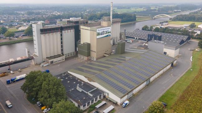 ForFarmers heeft op- en overslaglocaties voor het leveren en verwaarden van reststromen in Heijen en Lochem (hier afgebeeld).