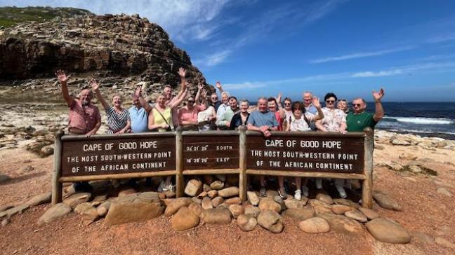 De enthousiaste groep lezers van Landbouwleven en le Sillon Belge aan Kaap de Goede Hoop.