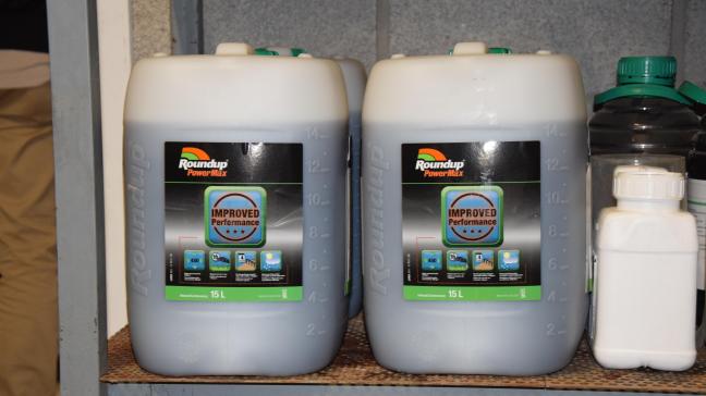 Roundup is een herbicide met glyfosaat als actief bestanddeel.