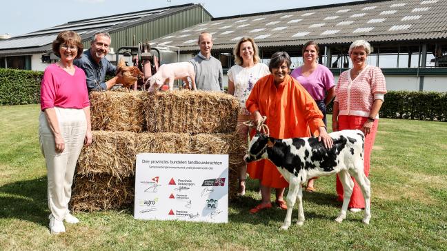 Onderzoekscentra voor dierlijke productie in 3 provincies gaan meer structureel samenwerken.