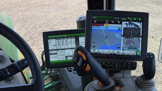 De dief had het vooral gemunt op gps-toestellen in John Deere-tractoren.