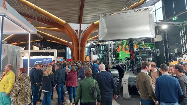Interpom palmt de volledige beursvloer van Kortrijk Expo in.