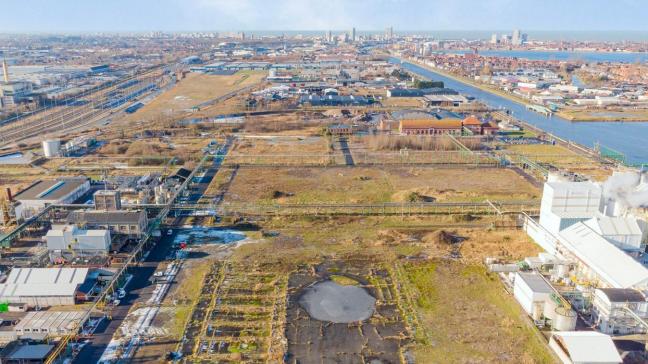 In de haven van Oostende bouwt BioFertiCol een nieuwe meststoffenfabriek.