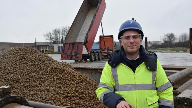 Kristof Vrancken staat als agromanager in voor de logistiek van de suikerbieten en de bijproducten van de suikerfabrieken van de Tiense Suikerraffinaderij.