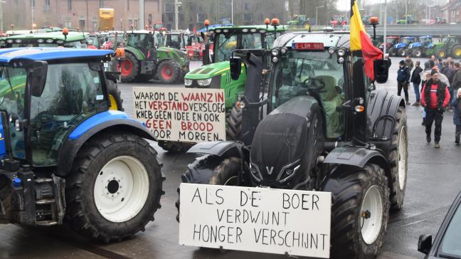 Vorig jaar protesteerden boeren op verschillende plaatsen tegen lokale natuurbeheerplannen, zoals op 29 februari aan het Vlaams Administratief Centrum (VAC) in Brugge tegen het natuurbeheerplan van de IJzer- en Handzamevallei.