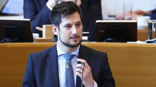 Het voorstel van de Europese Commissie voor de meerjarenbegroting voor de periode 2028-2034 bevat een onaanvaardbare verlaging van het landbouwbudget, zegt Waals minister-president Adrien Dolimont (MR) in een reactie.