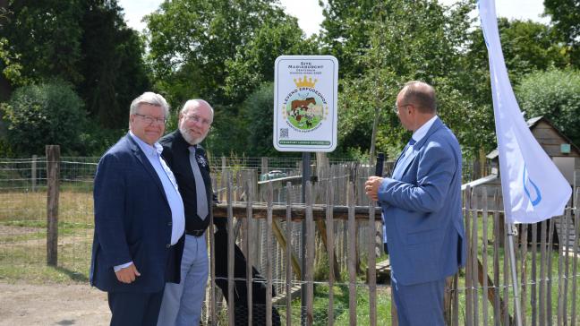 In het park van Mariaburcht werd het officiële Levend Erfgoedhoflabel onthuld.