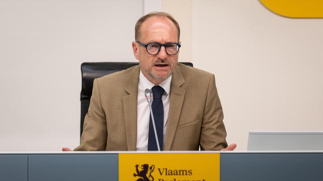 “Wie dierenwelzijn aan zijn laars lapt, moet daar de gevolgen voor dragen”, zegt Ben Weyts. “Stap voor stap maken we de mazen in ons net kleiner en kleiner. Wie de dierenwelzijnsregels overtreedt, zal het voelen”.