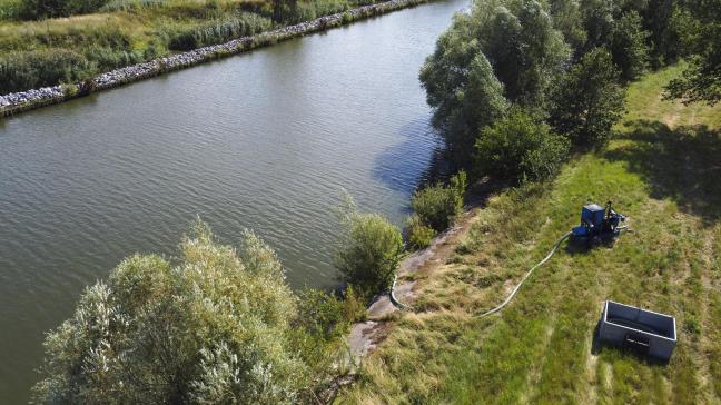In 8 onttrekkingszones in Oost-Vlaanderen mag je vanaf 16 oktober terug water oppompen uit onbevaarbare waterlopen en publieke grachten.