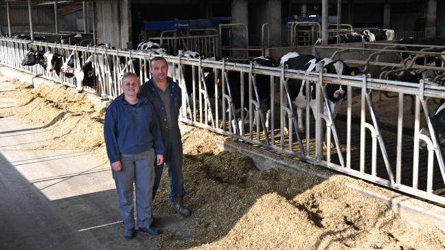 Hans en Sofie bouwden buiten de dorpskern, naast een grote varkenshouderij, een volledige nieuwe melkveehouderij.