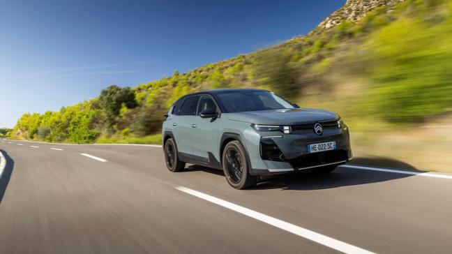 De Citroën C5  Aircross biedt een  aangename ruimte voor  5 personen.