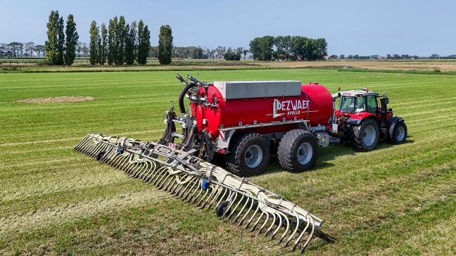 Dezwaef biedt een  dubbeltanksysteem  om in één werkgang  zowel dierlijke als  alternatieve (kunst) mest toe te dienen.