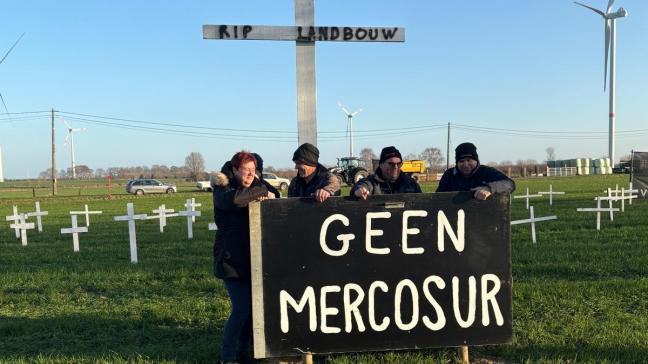 Het boerenkerkhof moet de aandacht trekken van vele voorbijgangers.