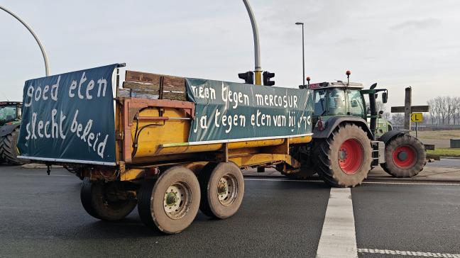 Maandag 12 januari protesteren landbouwers rond de luchthaven van Oostende.