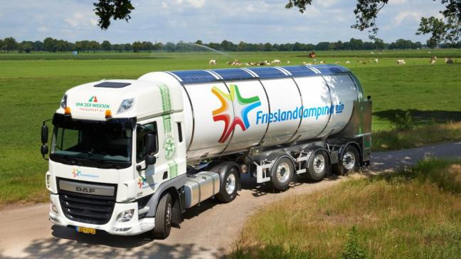 De garantieprijs bij FrieslandCampina daalt met 0,5 euro/100 kg, de prijs voor biologische melk daalt met 3 euro.