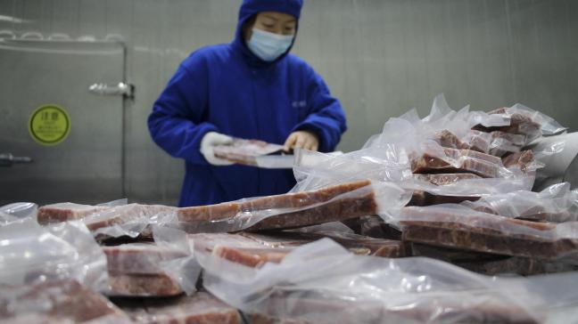 De Europese Commissie gaf toe dat rundvlees uit Brazilië met het verboden hormoon oestradiol op de Europese markt is terechtgekomen.