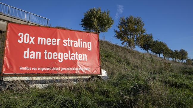 Betrokkenen uiten al jaren hun bezorgheid over de hoogspanningslijnen met protestborden langs het Ventilus-traject.